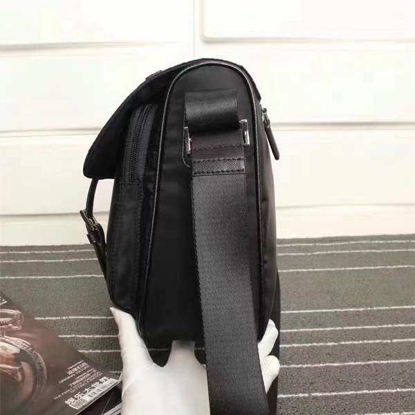プラダバッグ内部構造